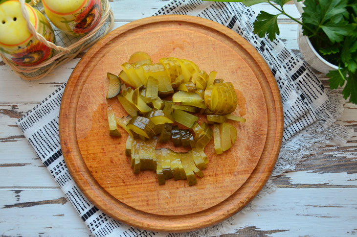 Salad "Obzhorka" with chicken - tasty and affordable