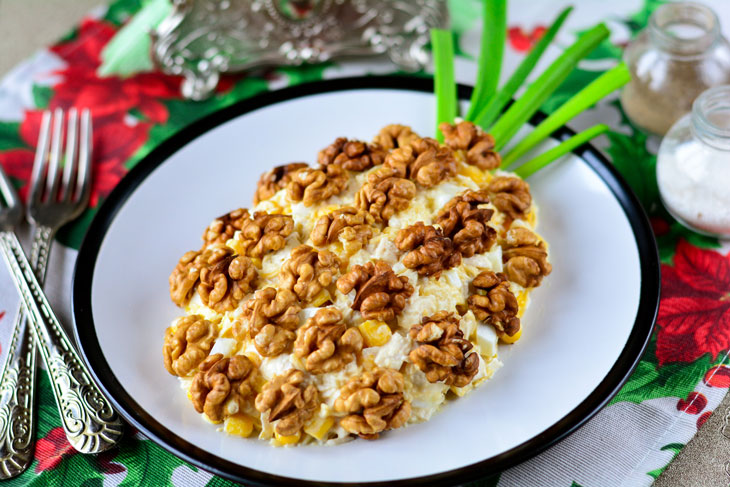 Salad "Pineapple" with chicken, nuts and pineapples - easy to prepare, but so delicious