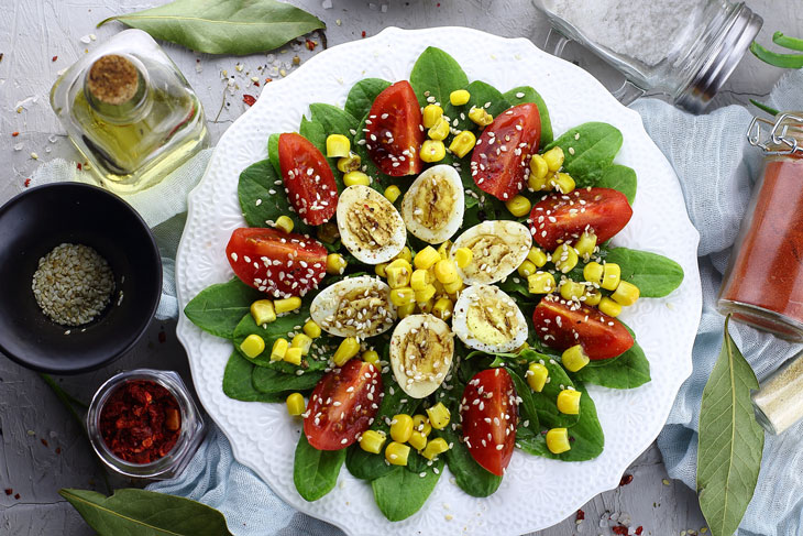 Salad "Flower" with tomatoes and quail eggs is a decoration for any table