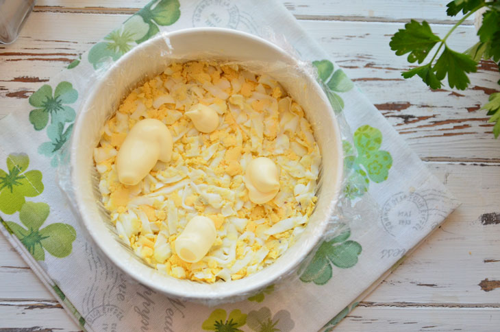 Salad "Royal" with chicken and champignons - a spectacular look and exquisite taste