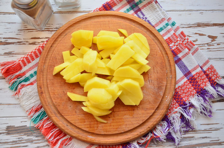 French salad with beets and potatoes - delicious and very healthy