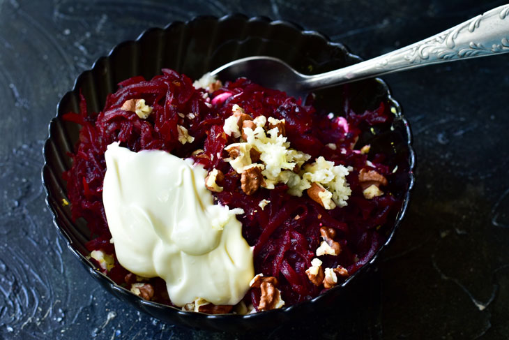 Beet salad "Mystery" - you can easily fall in love with it