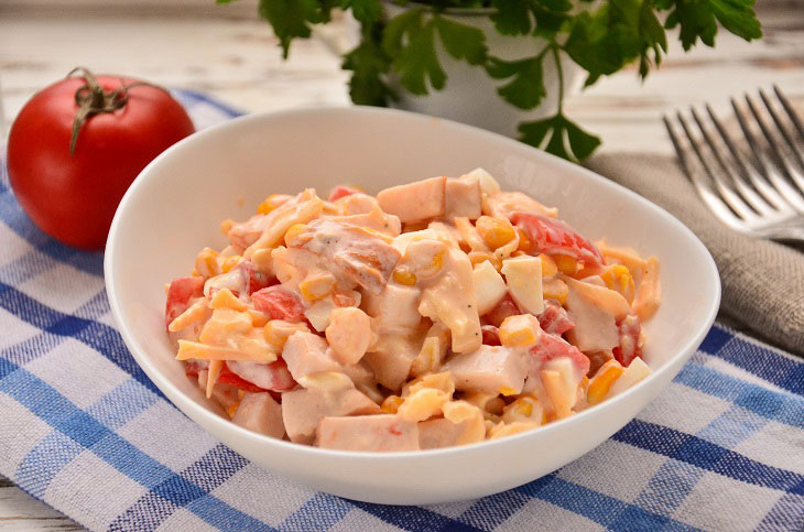 Salad "Delight" with chicken - easy to prepare and very tasty