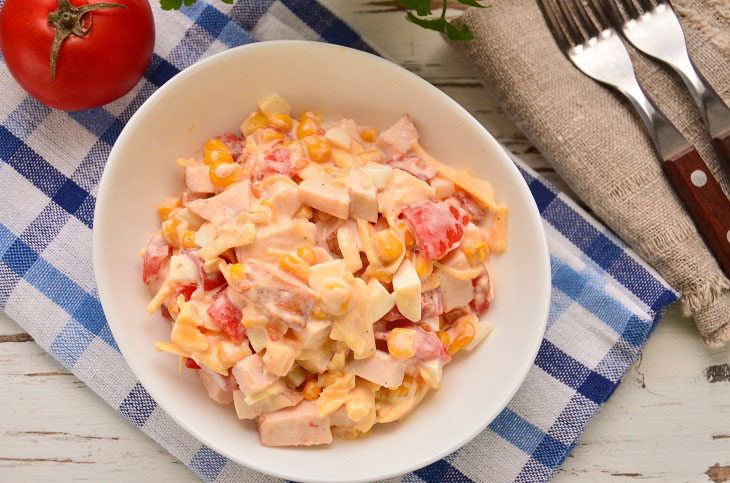 Salad "Delight" with chicken - easy to prepare and very tasty