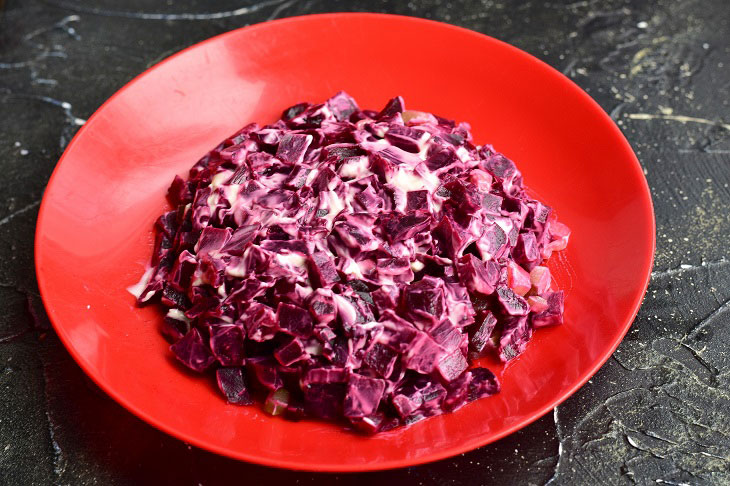 Salad "Christmas ball" - the highlight of the New Year's table