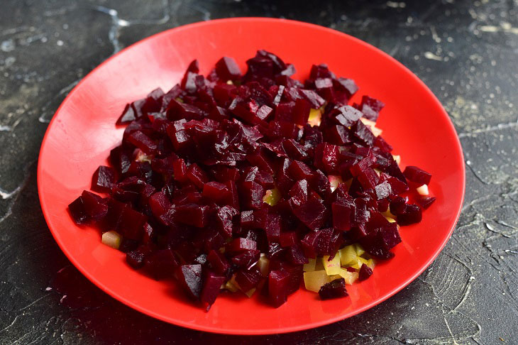 Salad "Christmas ball" - the highlight of the New Year's table