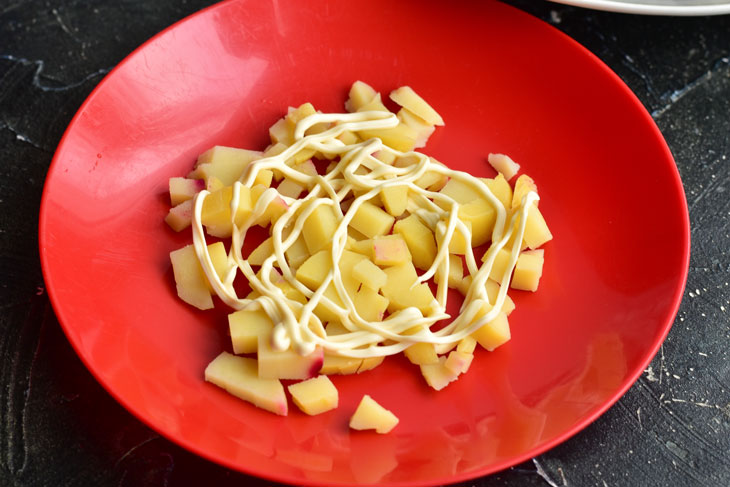 Salad "Christmas ball" - the highlight of the New Year's table