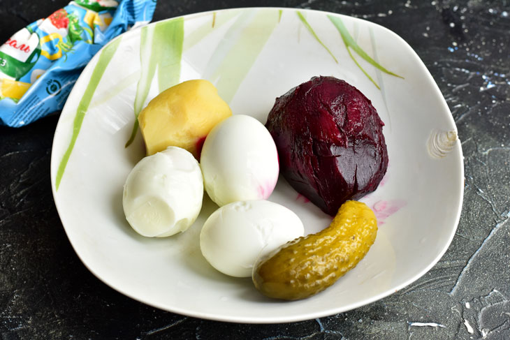 Salad "Christmas ball" - the highlight of the New Year's table