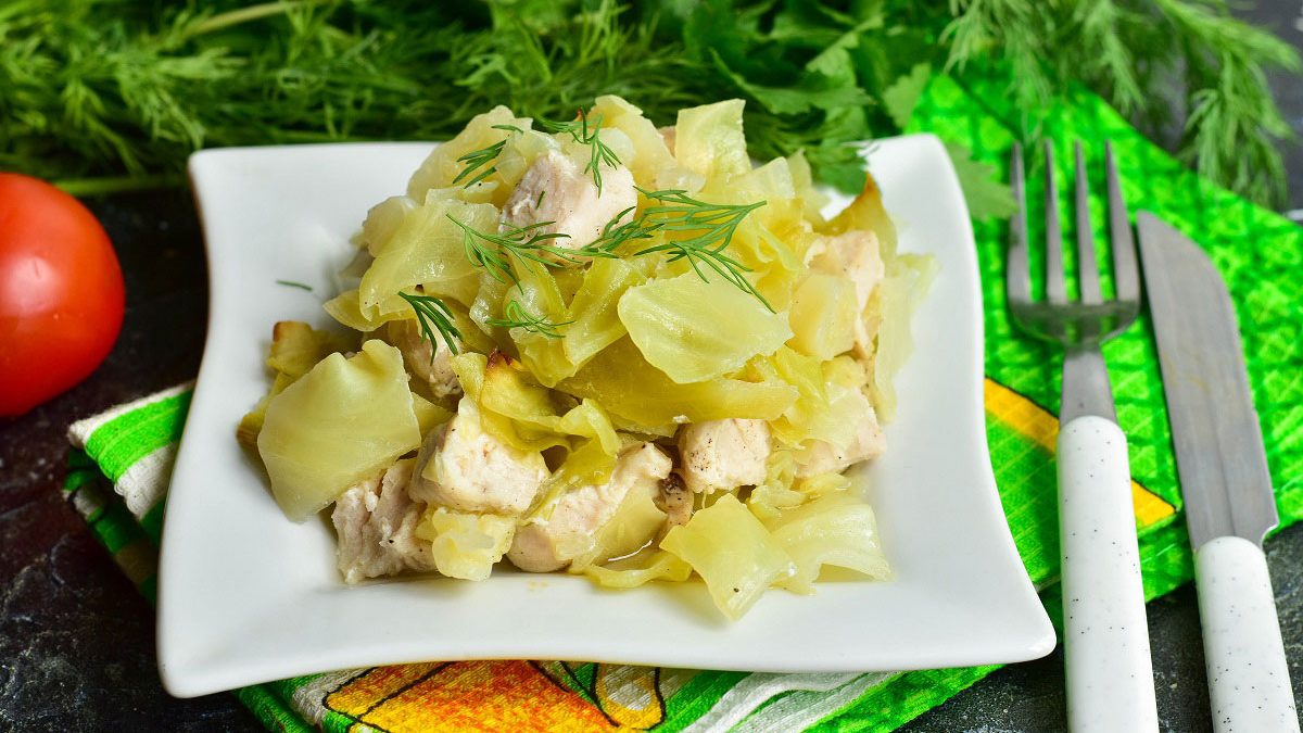 Cabbage with meat in the sleeve – a dietary summer recipe