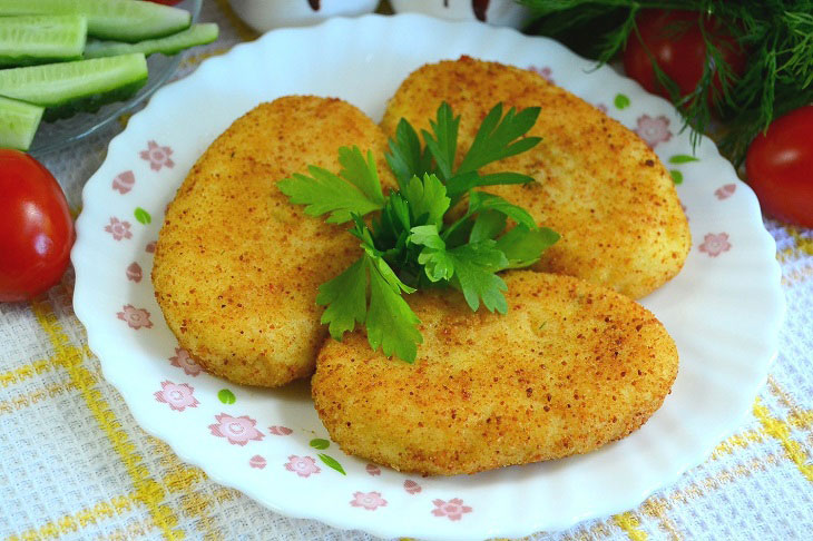 Semolina zrazy with chicken and vegetables - tender and appetizing