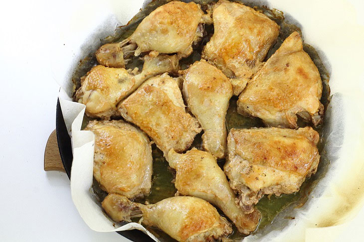 How to deliciously bake chicken legs in the oven - a simple and affordable recipe