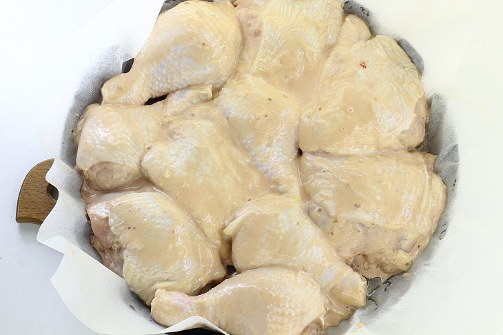How to deliciously bake chicken legs in the oven - a simple and affordable recipe