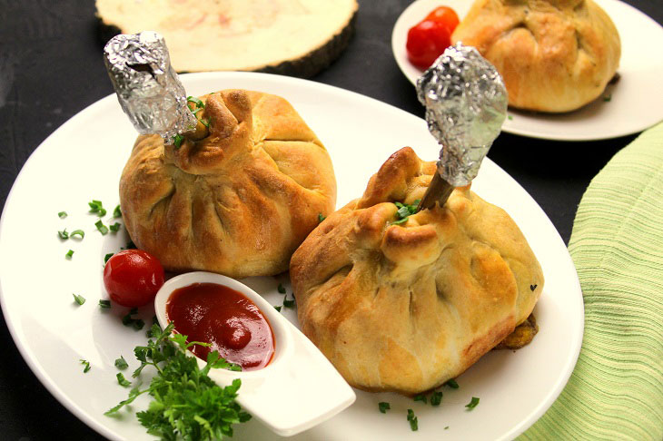 Chicken in dough bags - a delicious and festive dish