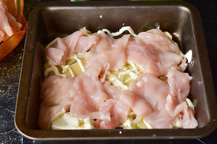 Chicken and cheese gratin - a great dish for dinner or a festive table