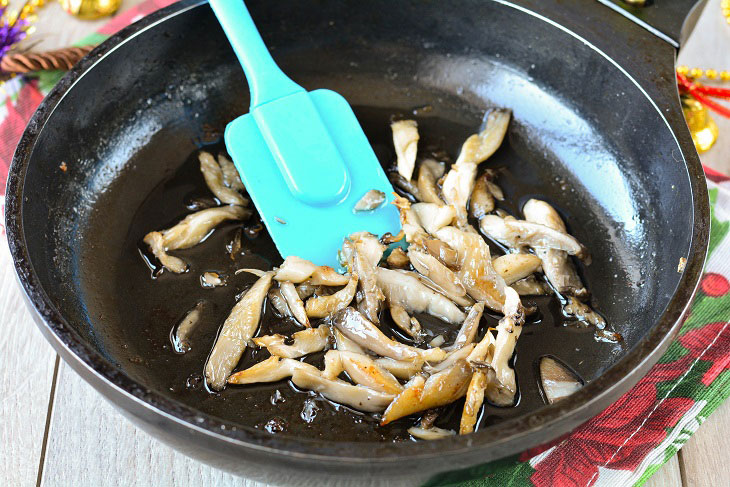 Chicken rolls with mushrooms - a delicious dish for the New Year's feast