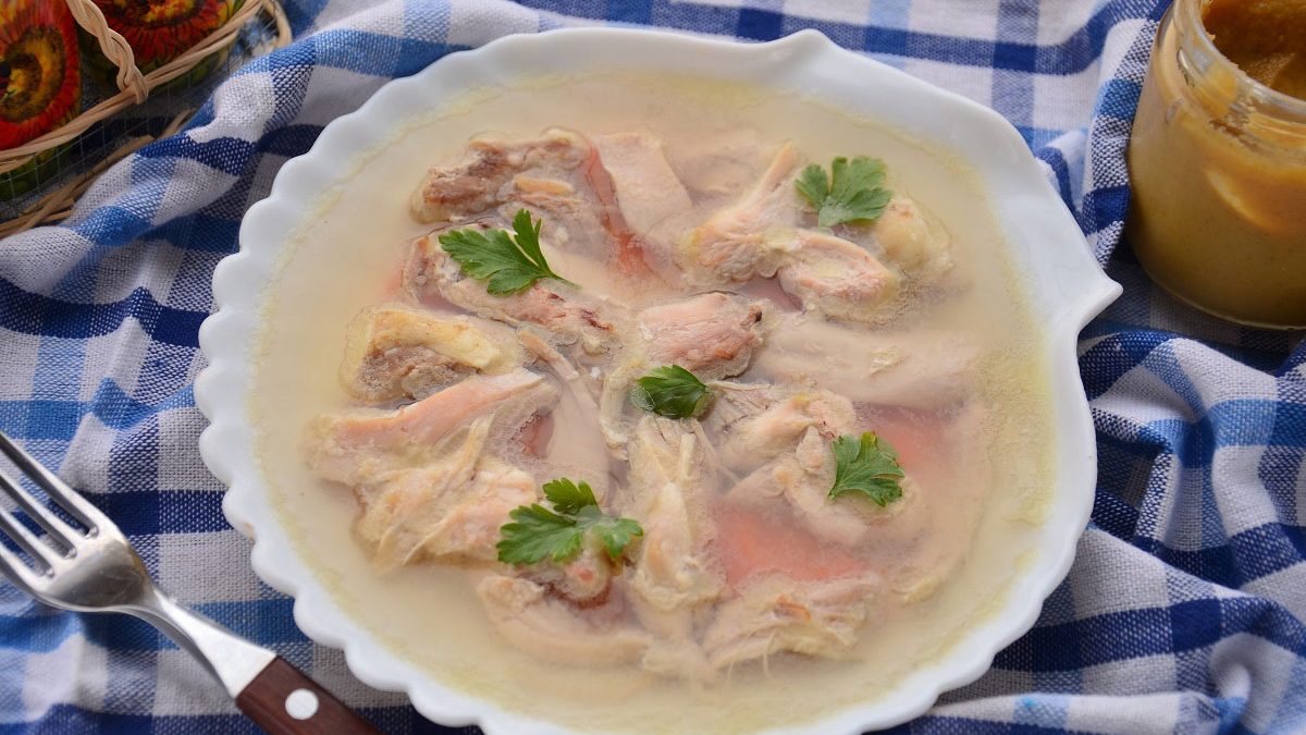 Jellied chicken – a great dish for a festive table