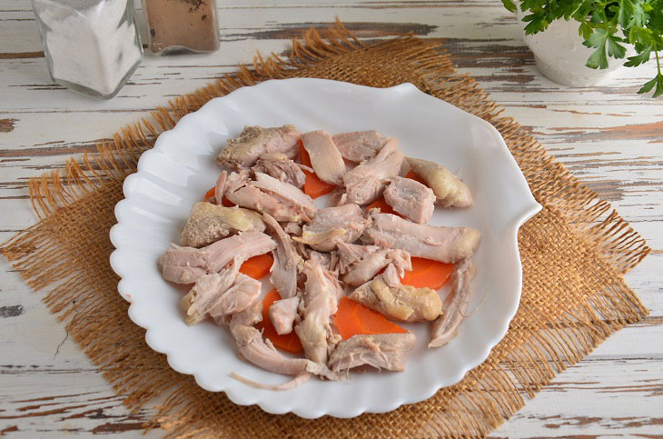 Jellied chicken - a great dish for a festive table