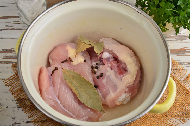 Jellied chicken - a great dish for a festive table