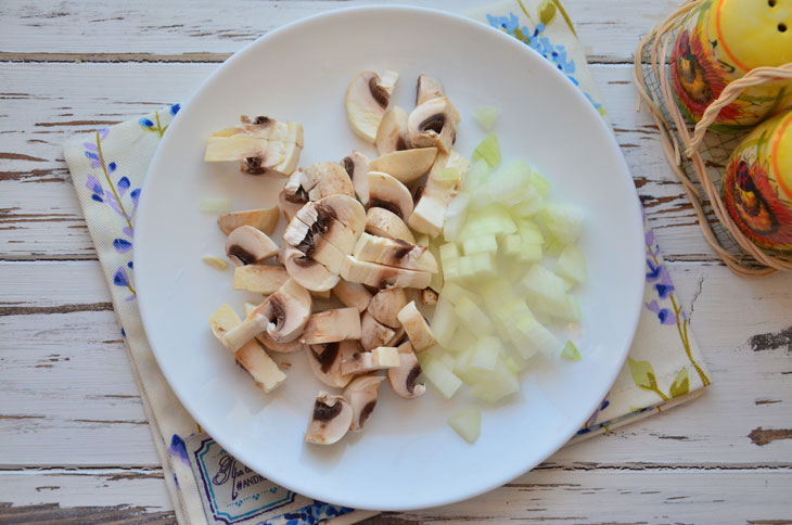 Warm salad in buns - unusual and very tasty