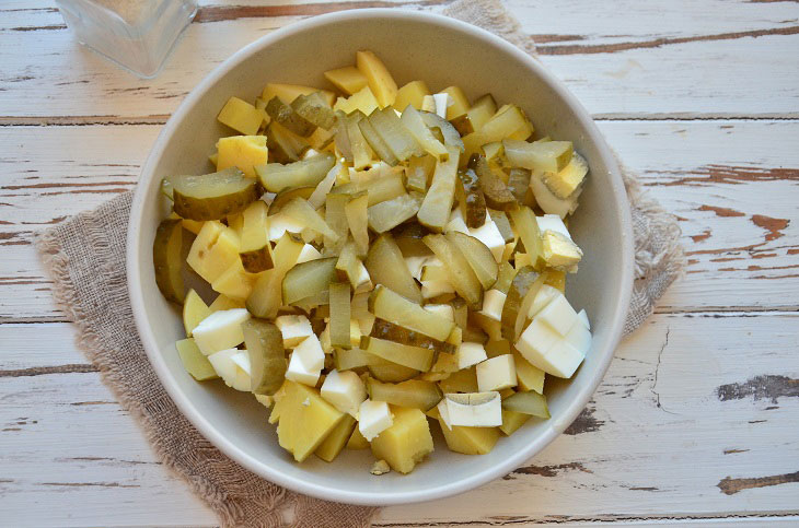 Potato salad with pickled mushrooms - a great dish in a hurry