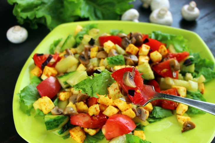 Vegetable salad "Autumn" with Adyghe cheese and mushrooms - juicy and unusually tasty