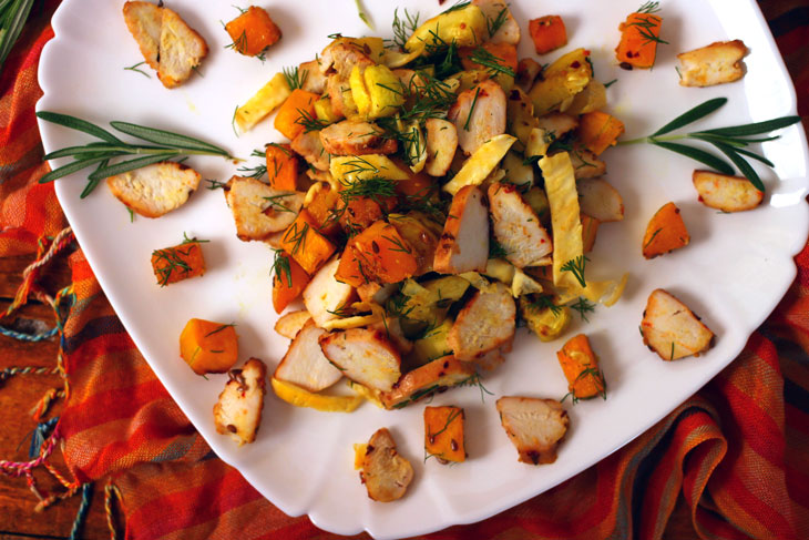 Warm salad of pumpkin, zucchini and chicken fillet - smart and healthy