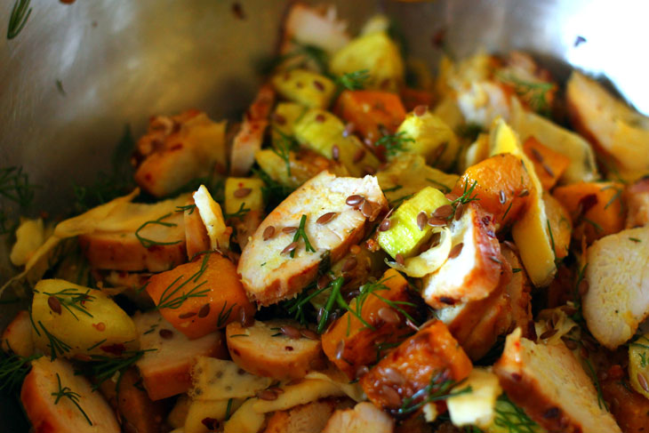 Warm salad of pumpkin, zucchini and chicken fillet - smart and healthy
