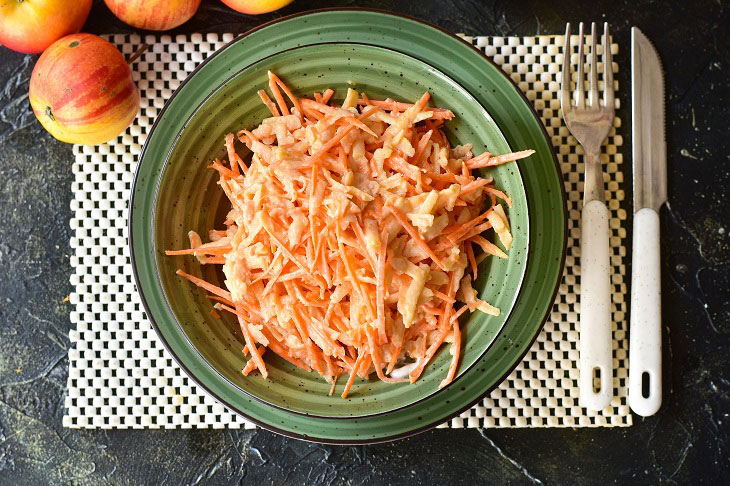 Carrot and apple salad with sour cream - incredibly tasty and healthy