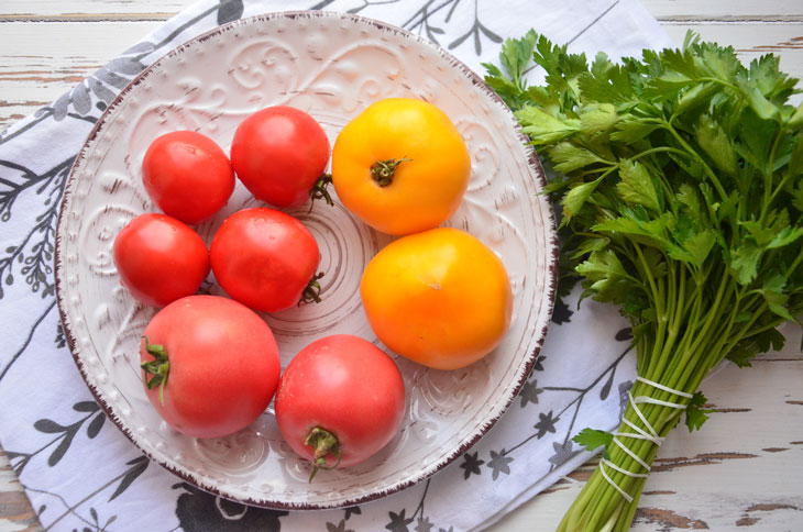 Bright salad of three types of tomatoes - tasty, quick and easy