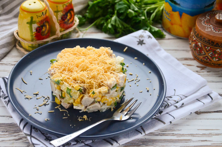 Salad with chicken, pineapple and corn