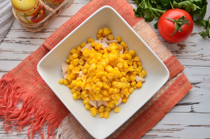 Salad with chicken, pineapple and corn