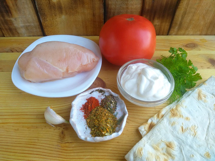 Chicken in pita bread in the oven - a quick and easy recipe