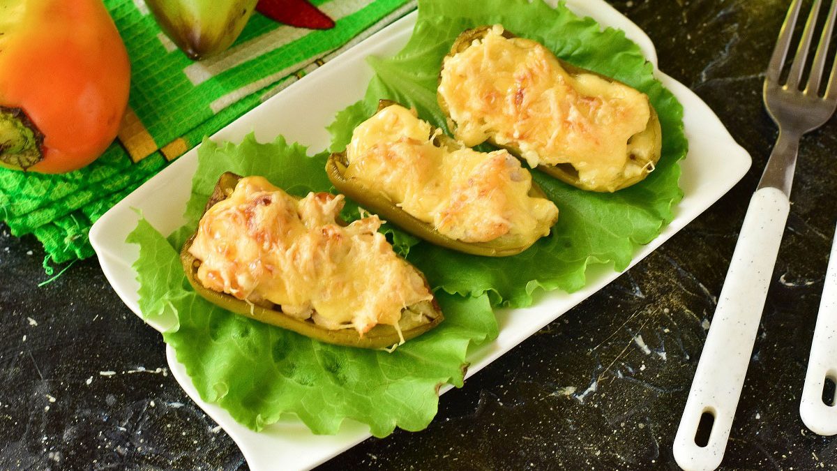 Pepper boats with chicken – festive and tasty
