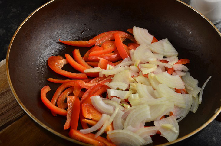 Thai spicy chicken - a savory and juicy dish