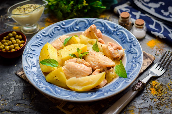 Chicken with potatoes in apple juice - a delicious dish with a twist