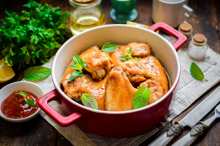 Chicken wings in a honey-soy marinade - spicy and very tasty