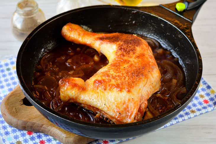 Fried chicken legs in tomato sauce - a hearty and nutritious dish for the whole family