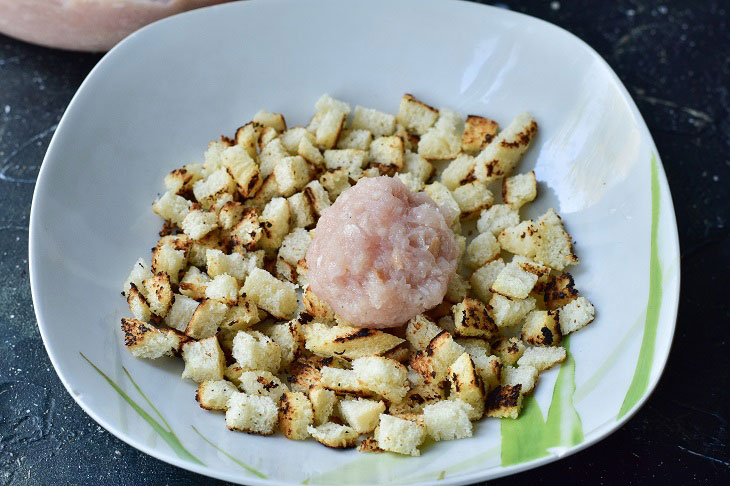 Pozharsky chicken fillet cutlets - very tasty, unusual and beautiful