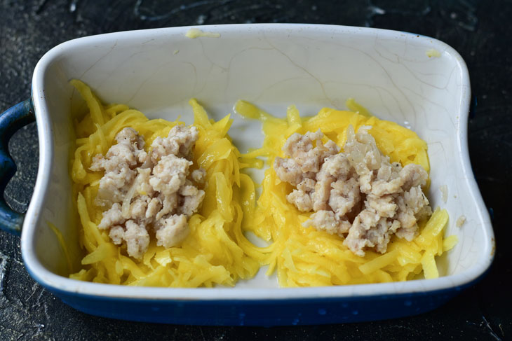 Baked meat in a potato coat - tasty and satisfying from simple ingredients