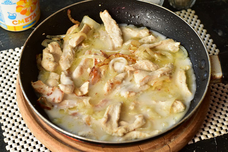 Chicken beef stroganoff with sour cream - it turns out very tender and tasty