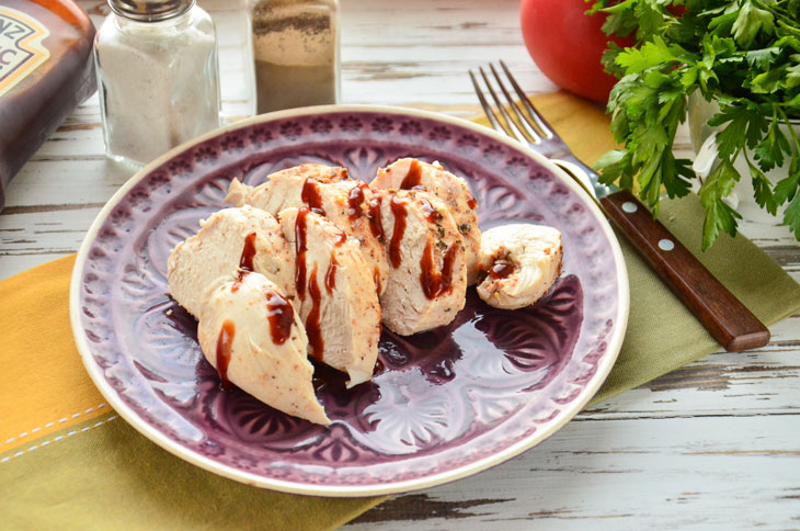 Chicken fillet with garlic in a bag - always turns out very juicy