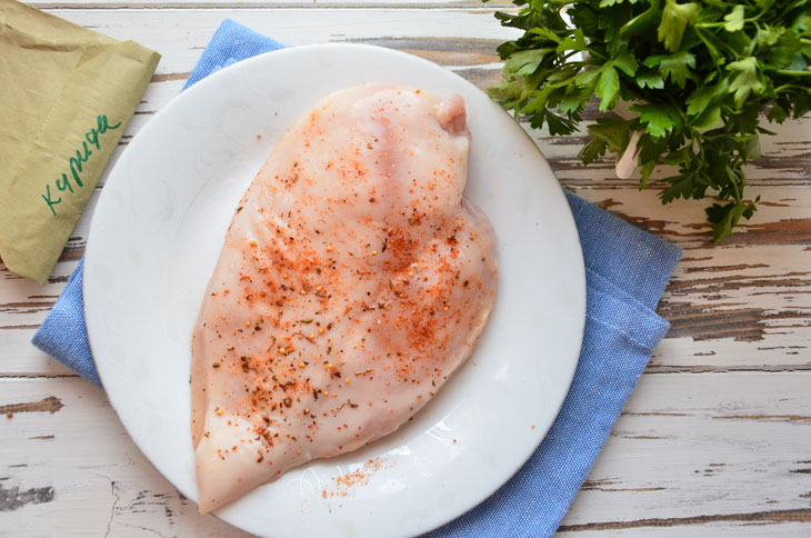 Chicken fillet with garlic in a bag - always turns out very juicy