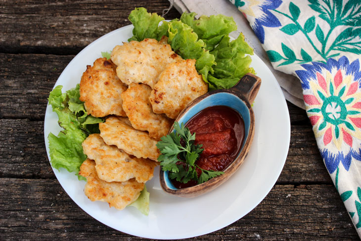 Chopped chicken cutlets - they always turn out very juicy!