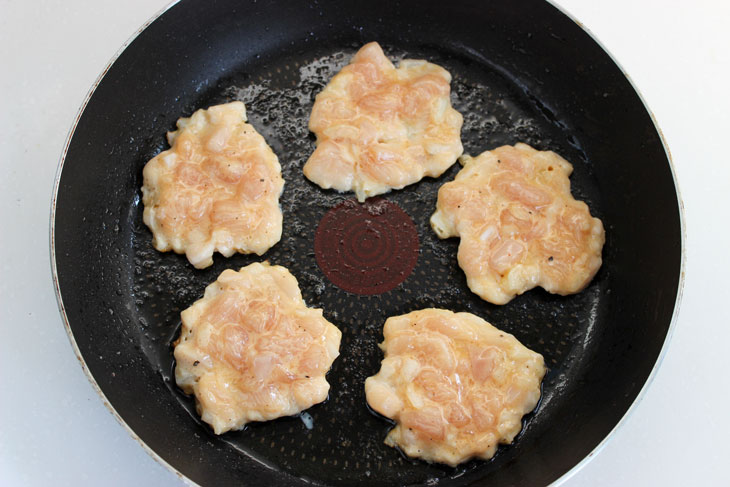 Chopped chicken cutlets - they always turn out very juicy!