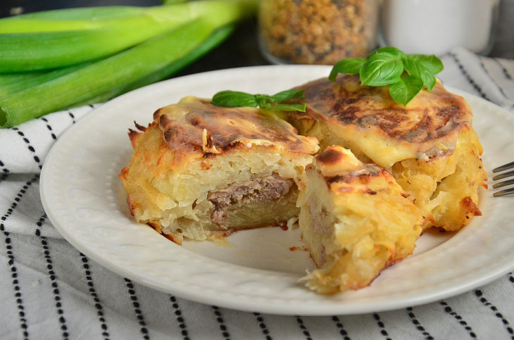 Belarusian sorcerers with minced meat - juicy and tender potato cutlets