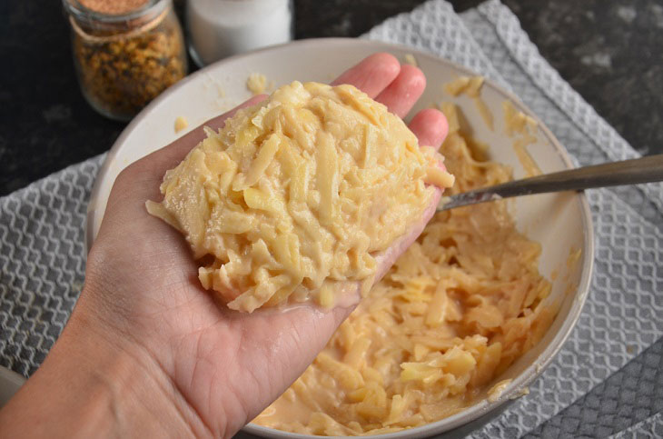 Belarusian sorcerers with minced meat - juicy and tender potato cutlets