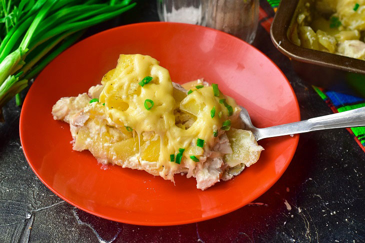 Festive potatoes with meat in the oven - tasty, elegant and simple