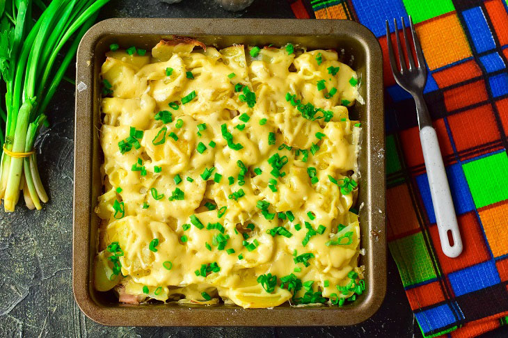 Festive potatoes with meat in the oven - tasty, elegant and simple