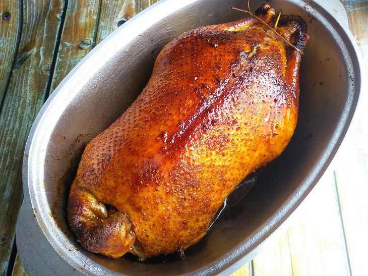 Baked duck for the New Year - the queen of the festive table