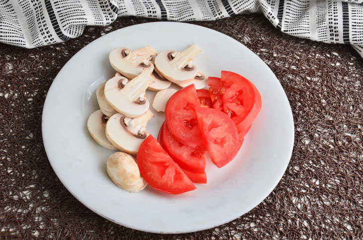 Meat "Accordion" with champignons in the oven - ideal for a festive feast